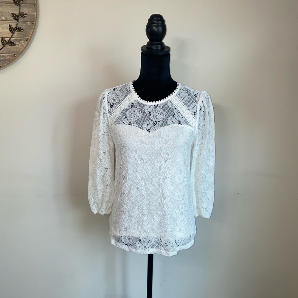 White Lace Quarter Sleeve Top, size Medium